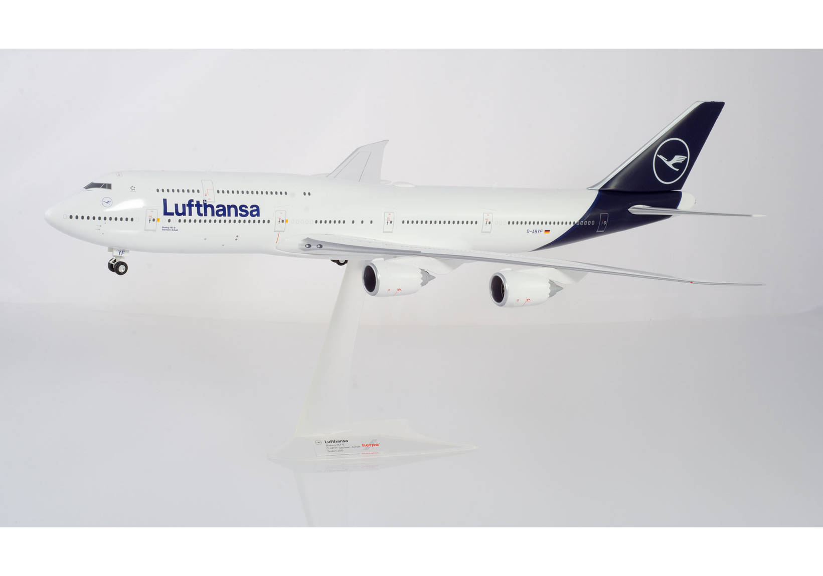 Lufthansa Boeing 747-8 Intercontinental - new 2018 colors