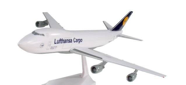Lufthansa Cargo Boeing 747-200F. This item comes / came in Wooster branded packaging.