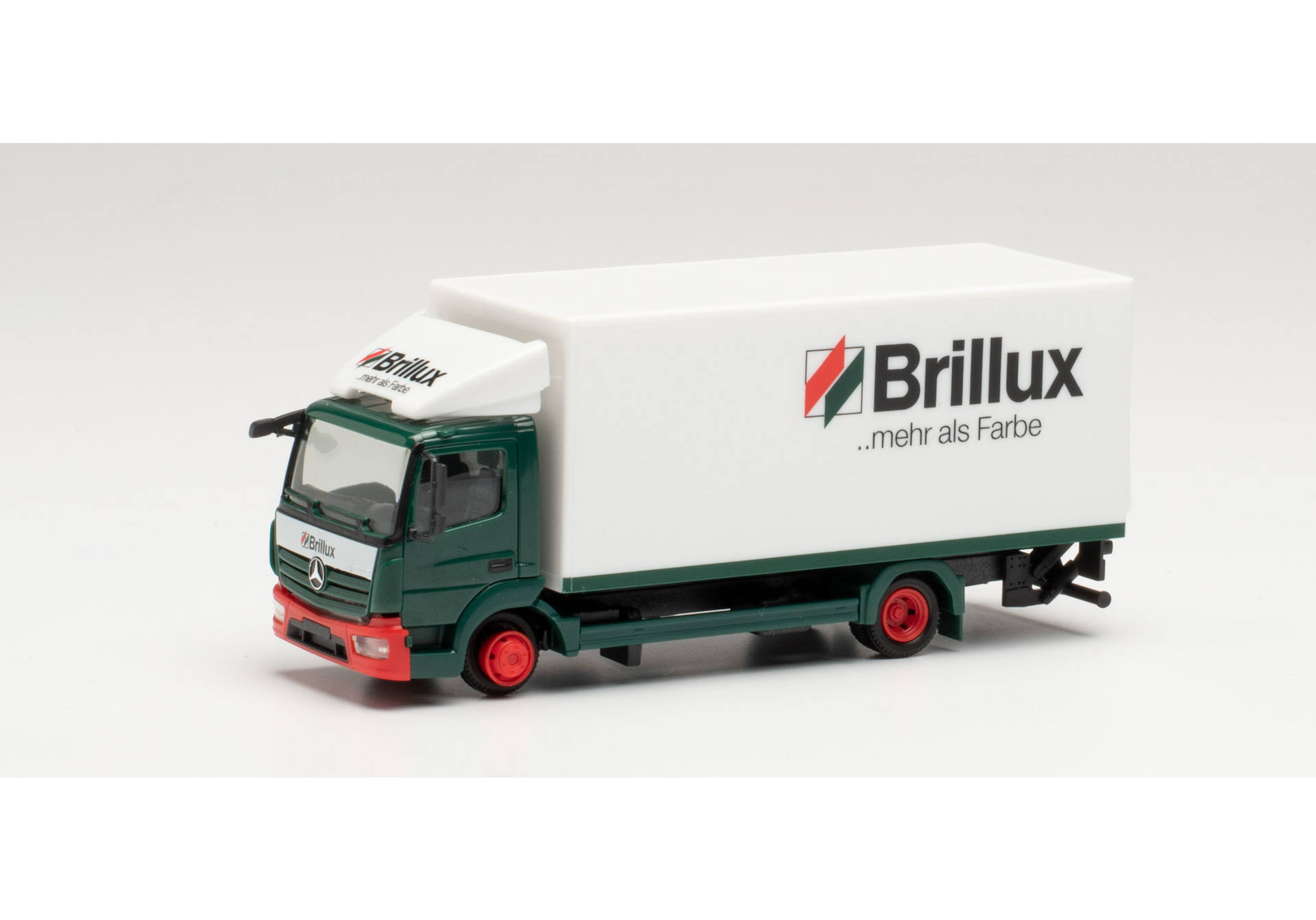 Mercedes-Benz Atego ‘13 box truck with tail lift “Brillux”