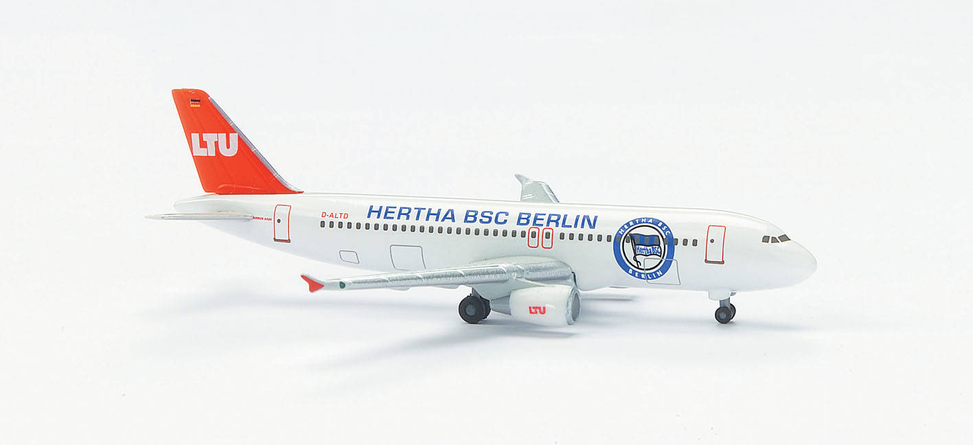 LTU Airbus A320 "Hertha BSC Berlin"