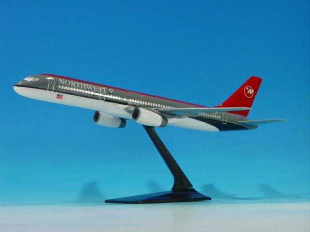 Northwest Airlines Airbus A320. This item comes / came in Wooster branded packaging.