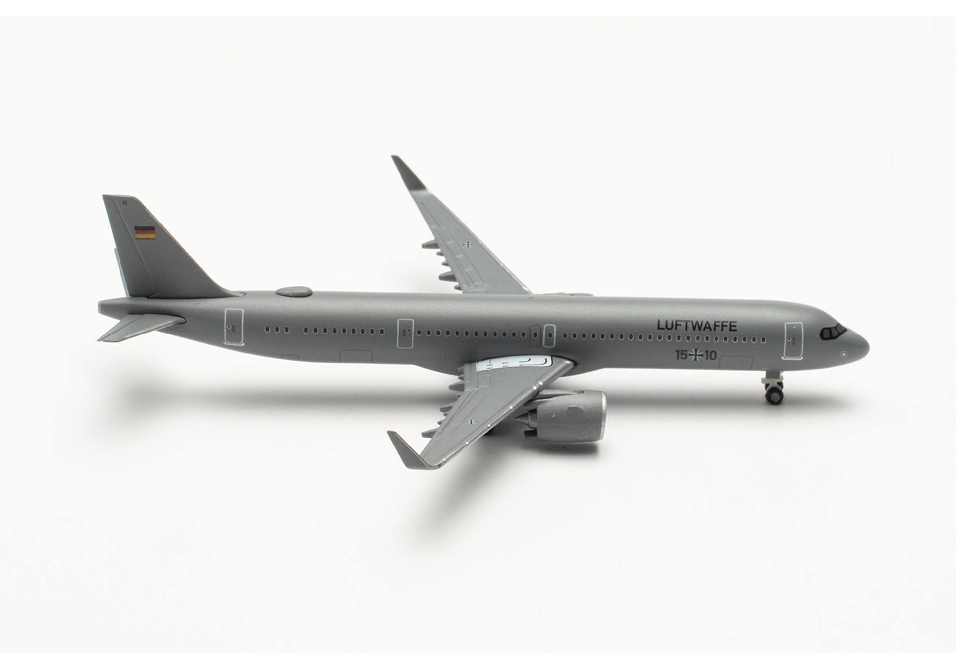 Luftwaffe Flugbereitschaft Airbus A321LR – 15+10
