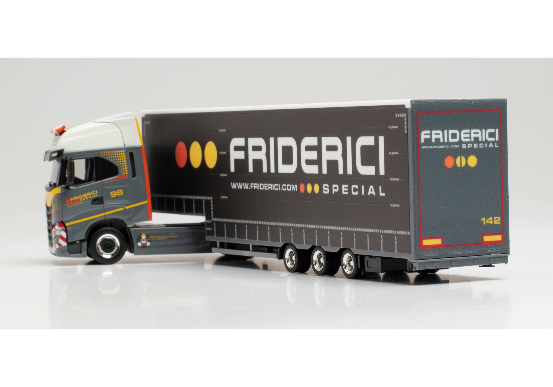 Iveco S-Way Volumen-Sattelzug „Friderici“