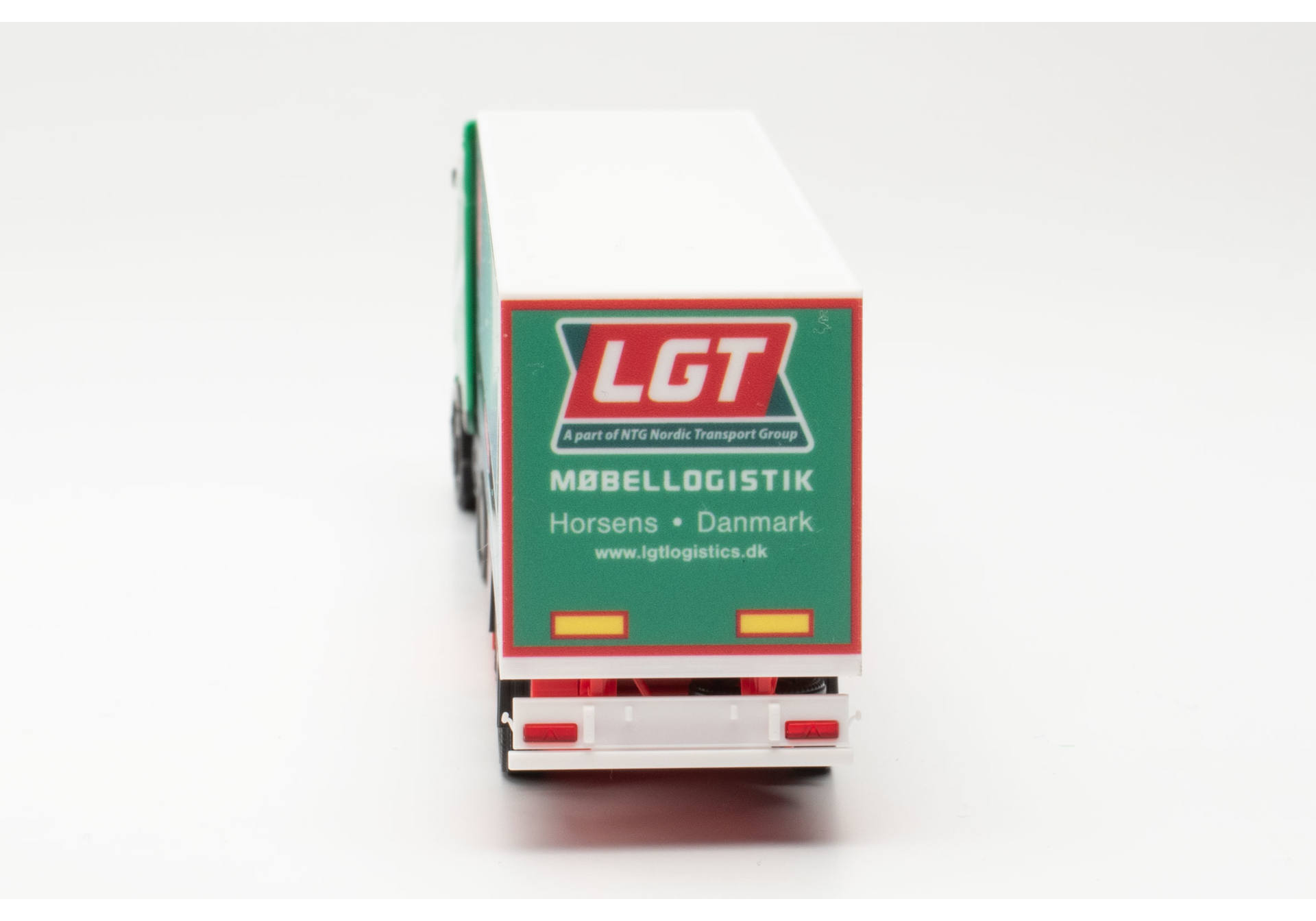 DAF XG Koffer-Sattelzug "LGT Logistics AS" (Dänemark/Horsens)