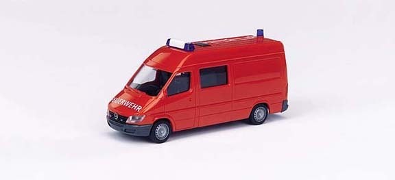 Mercedes-Benz sprinter facelift halfbus