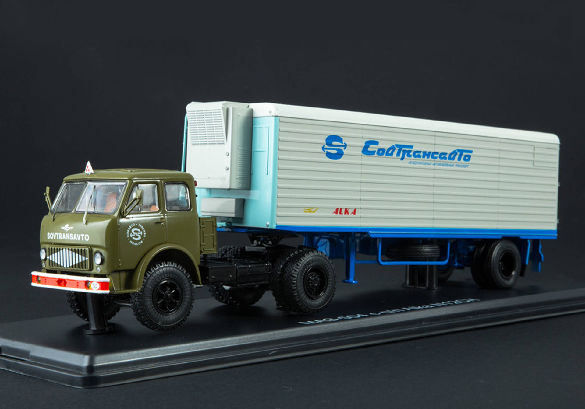 MAZ-504 mit Alka N12CH „Sovtransavto“