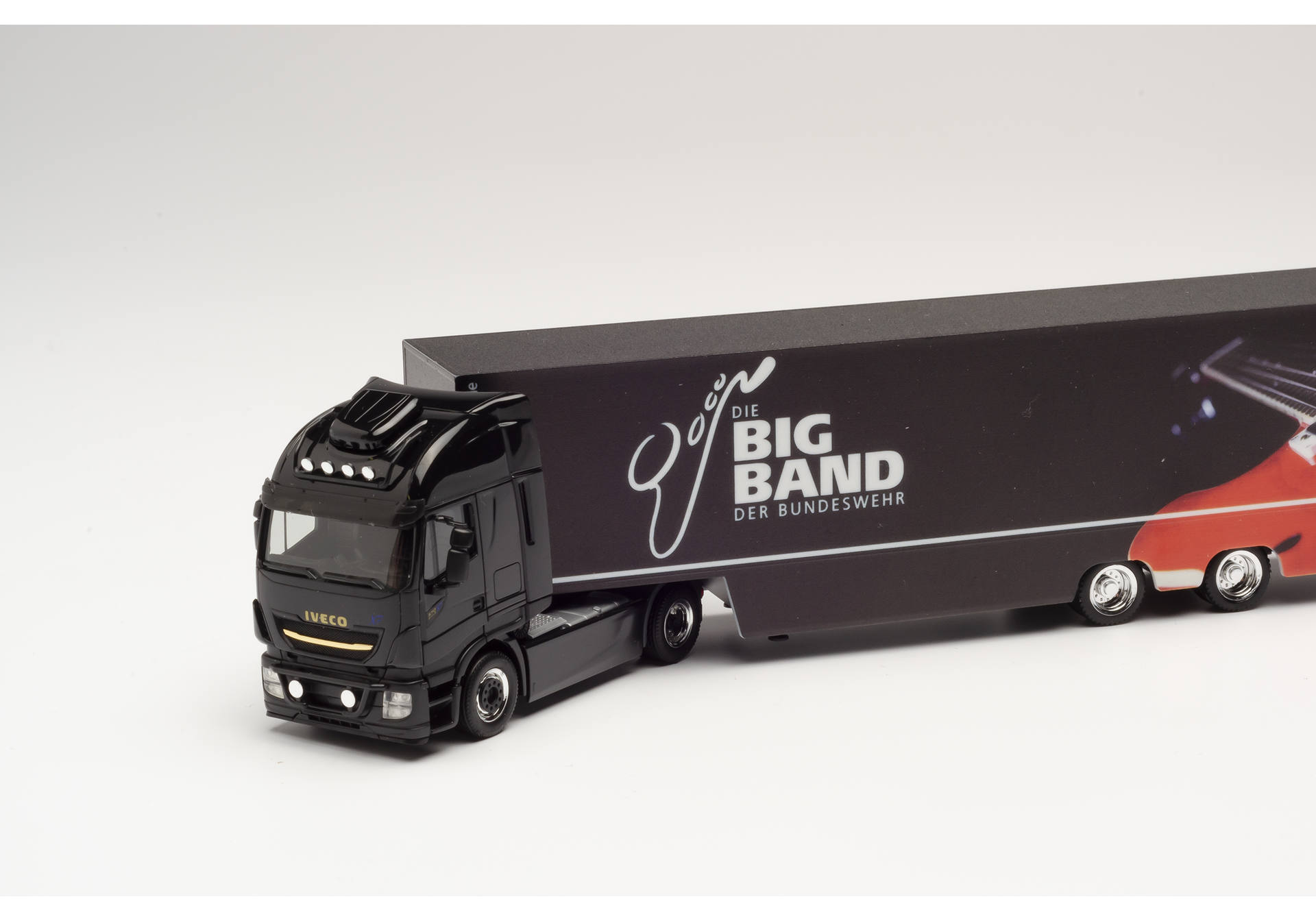 Iveco Stralis XP Koffer-Sattelzug "Big Band der Bundeswehr"