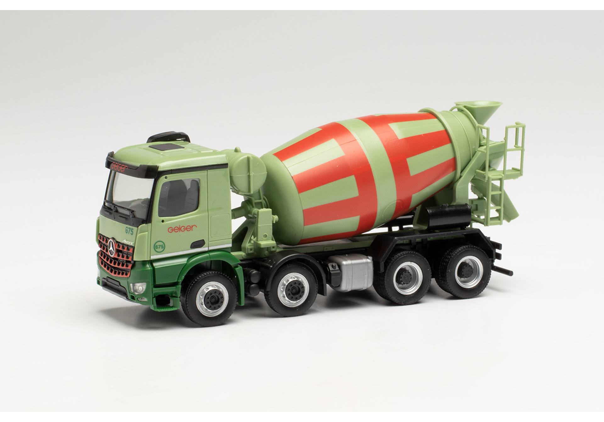 Mercedes-Benz Arocs M 4-achs Betonmischer Geiger