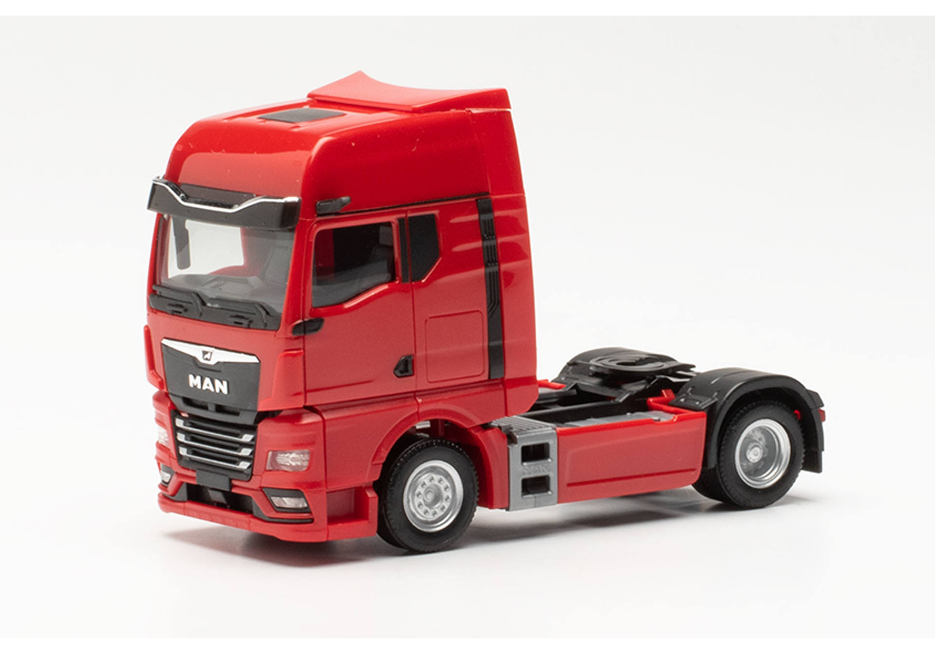 MAN TGX GX tractor with mirror cam, red