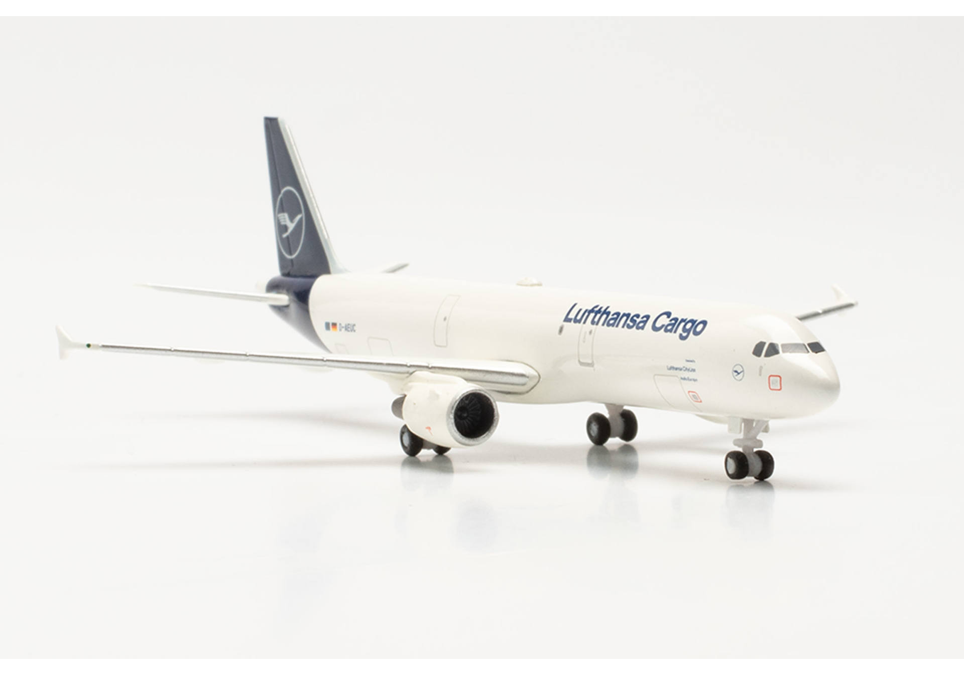Lufthansa Cargo Airbus A321P2F - D-AEUC “Hello Europe”