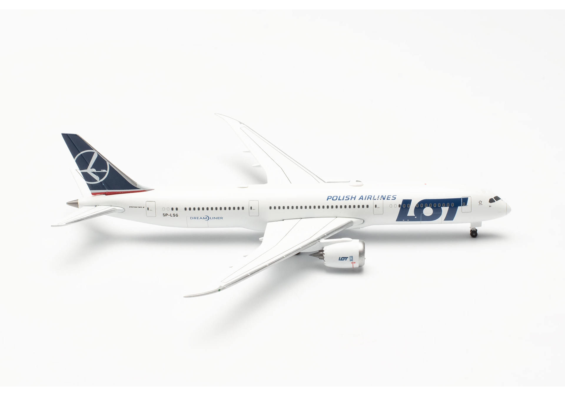 LOT Polish Airlines Boeing 787-9 Dreamliner – SP-LSG