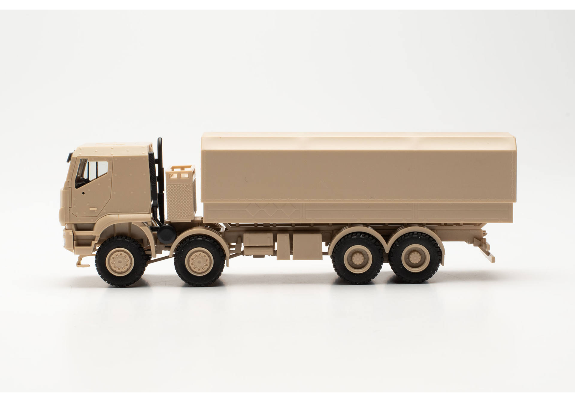 Iveco Trakker 8x8 geschützt Pritschen-LKW sandbeige