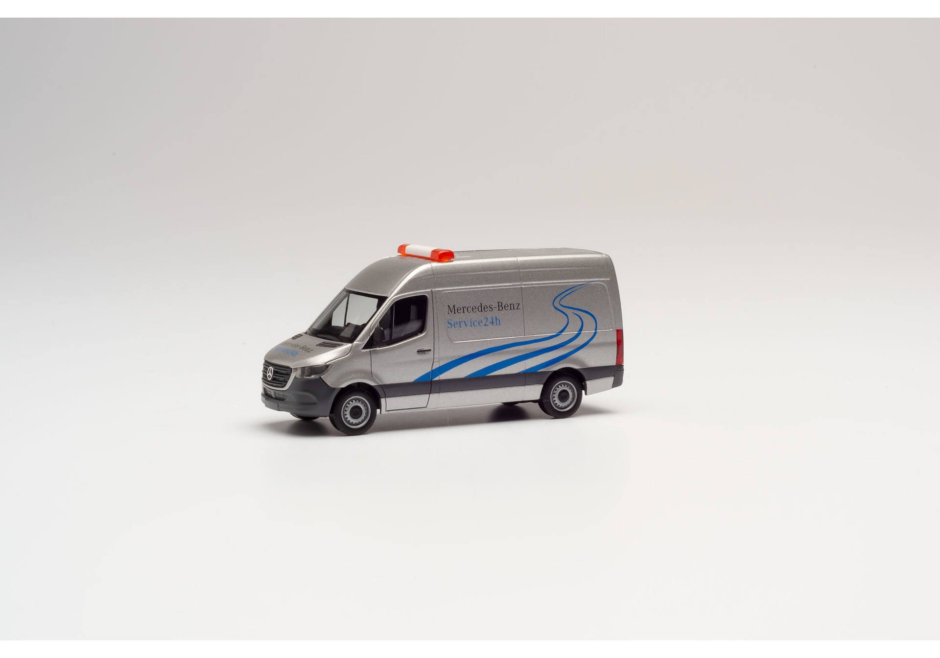 Mercedes-Benz Sprinter box truck "Mercedes-Benz 24h Service"