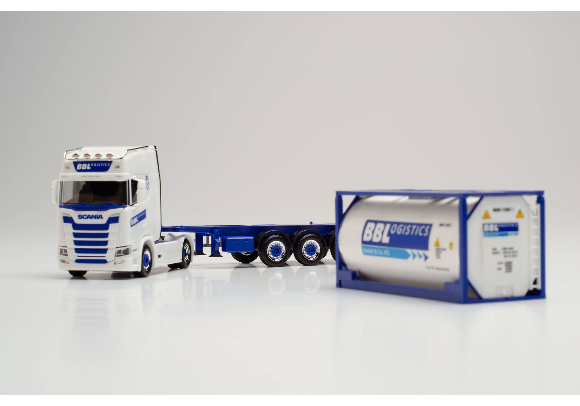 Scania CS 20 HD tank container semitrailer „BBLogistics“