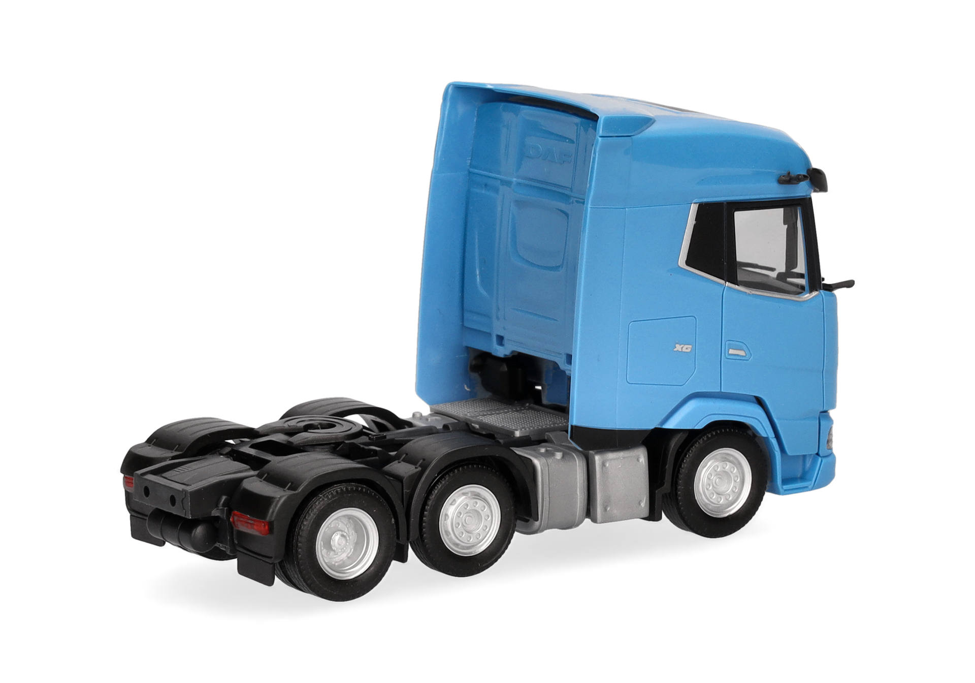 DAF XG Zugmaschine 3achs (6x2), lichtblau
