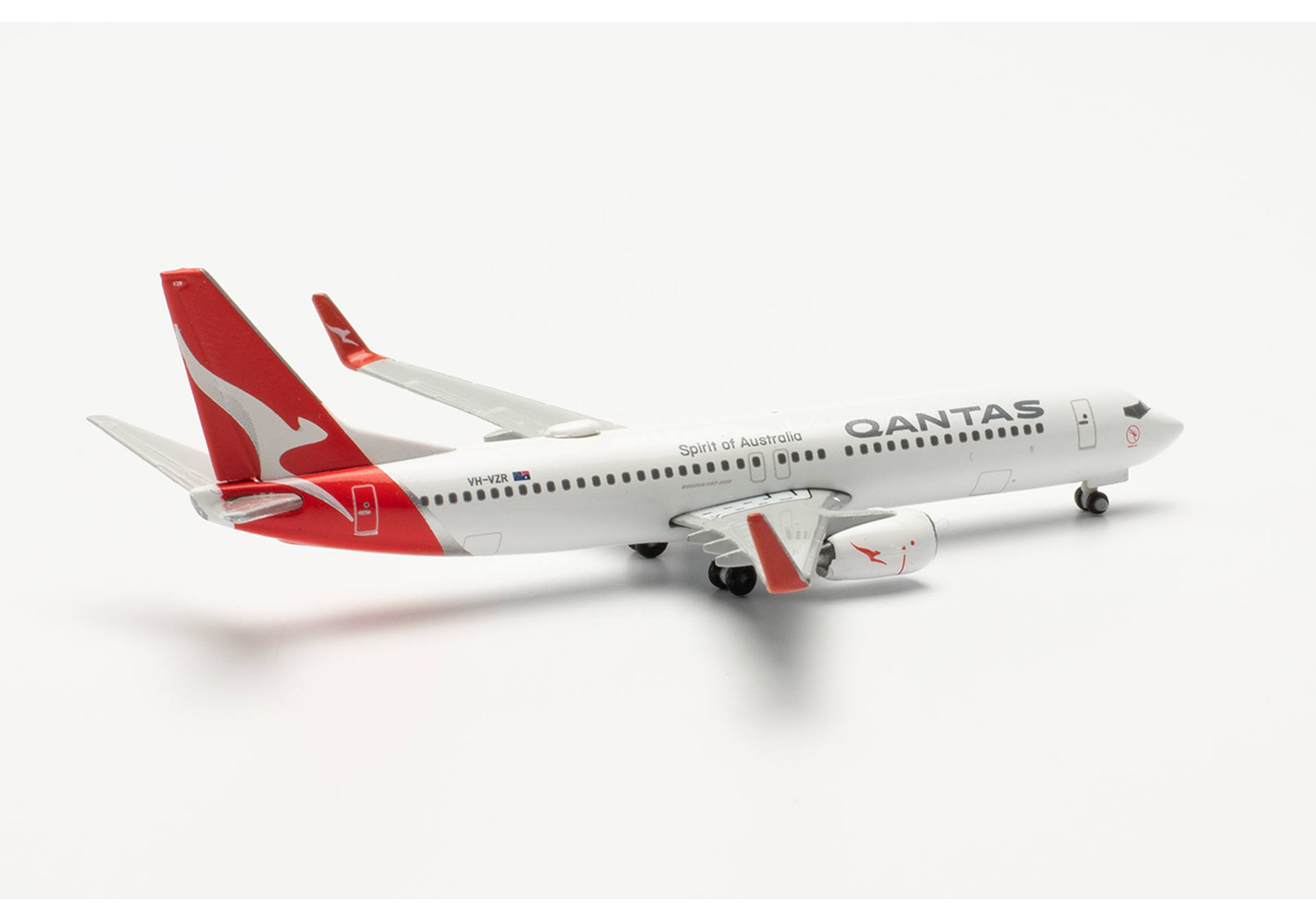 Qantas Boeing 737-800 – VH-VZR “Coral Bay”