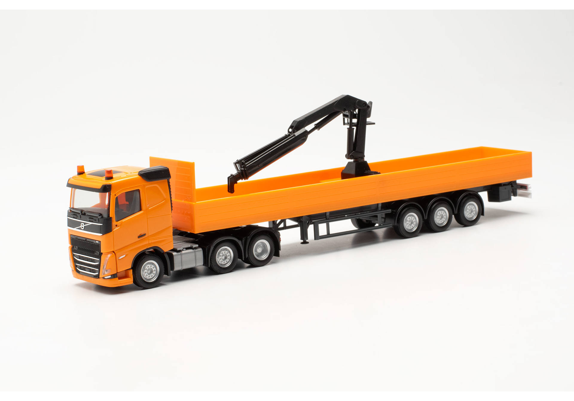 Volvo FH FD 2020 Pritschen-Sattelzug mit Ladekran und Ladung 3a/3a, orange