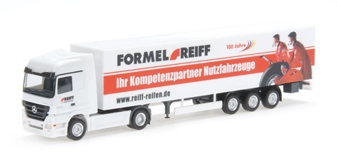 Mercedes-Benz Actros LH Eurokoffer-Sattelzug