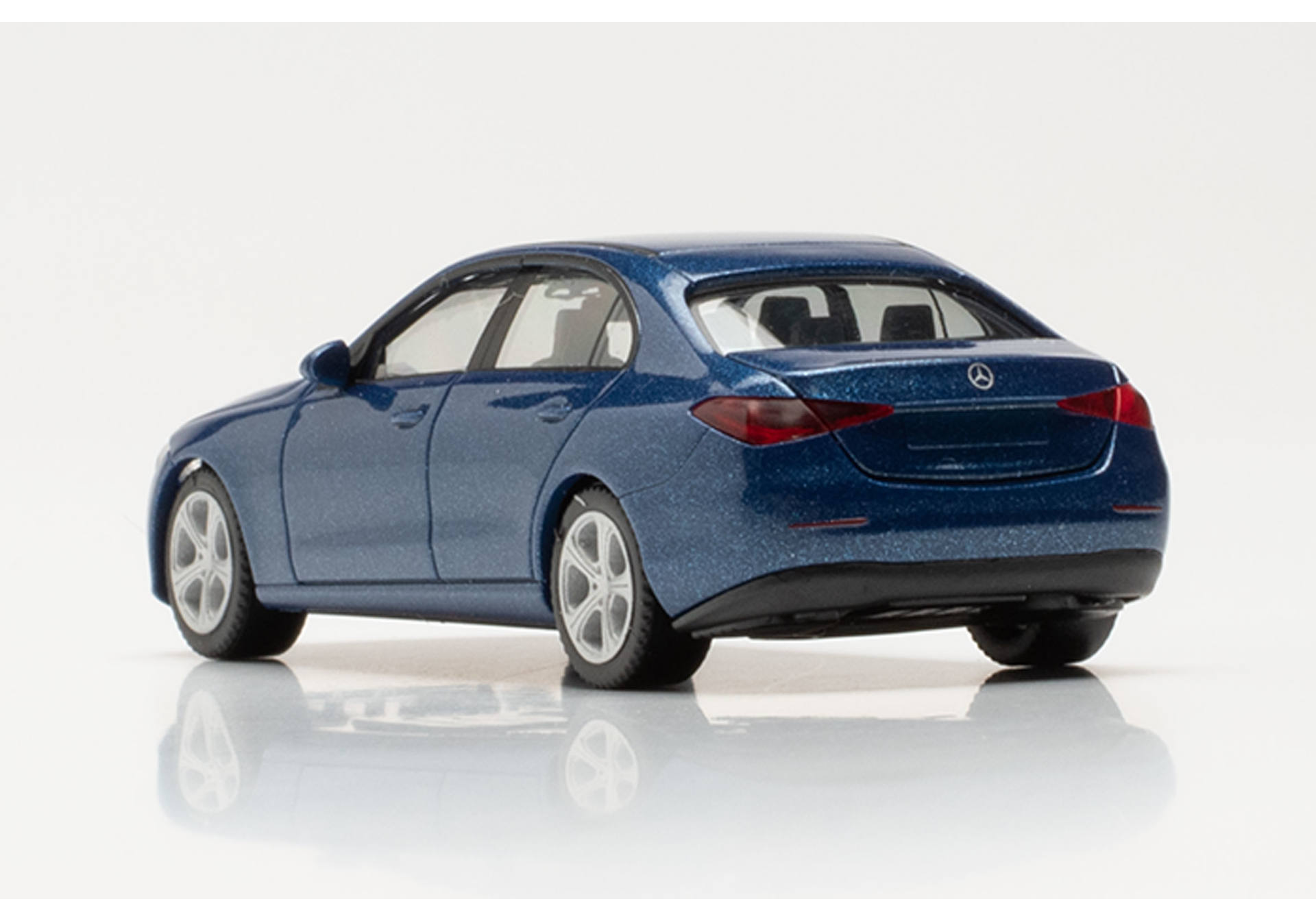 Mercedes-Benz C-Klasse Limousine, spektralblau metallic