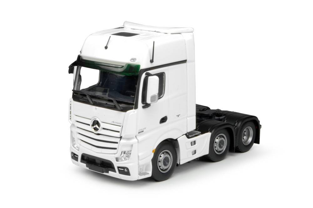 Mercedes-Benz Actros Gigaspace 6x2 rigid tractor