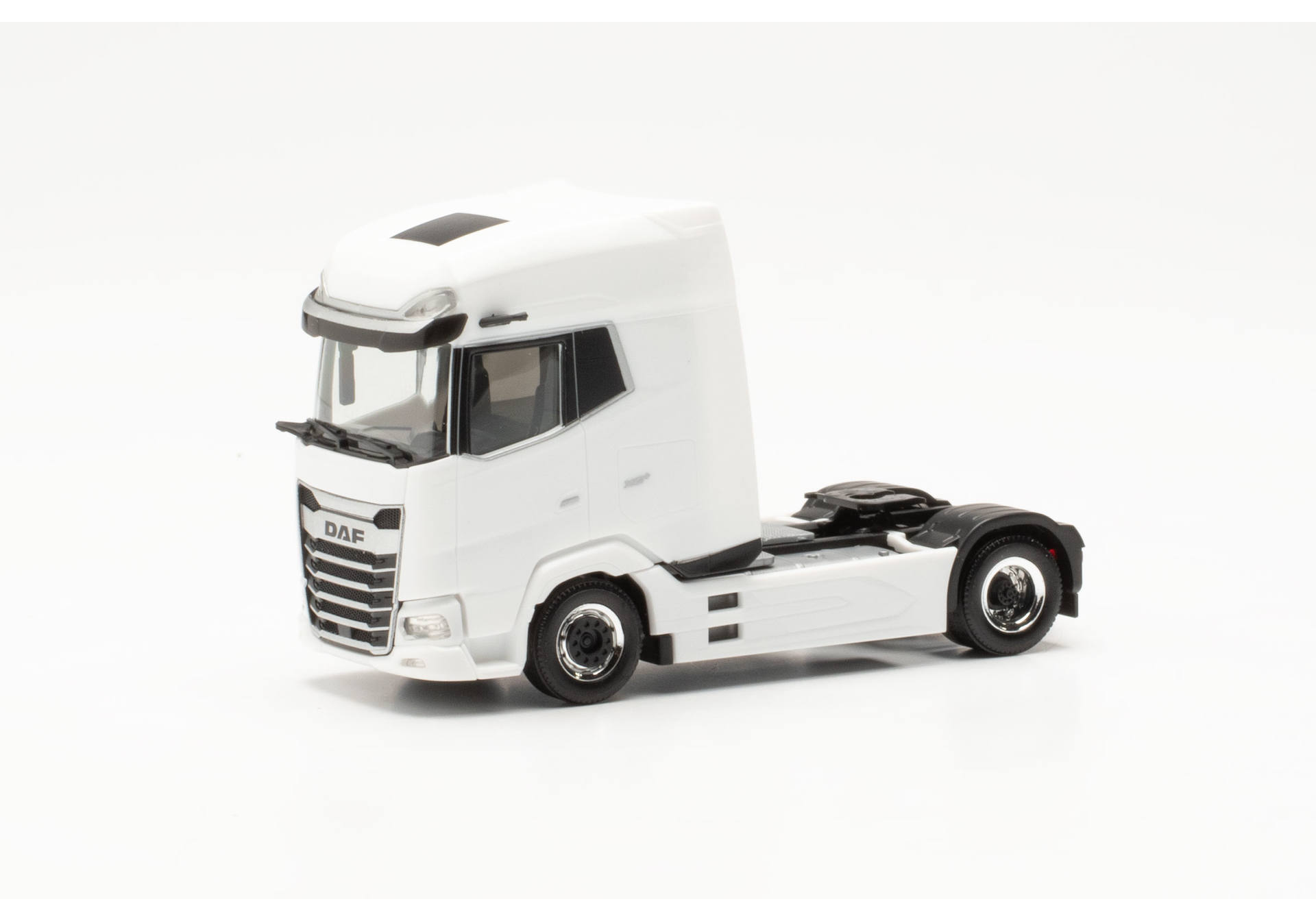 DAF XG+ rigid tractor 2axles, white