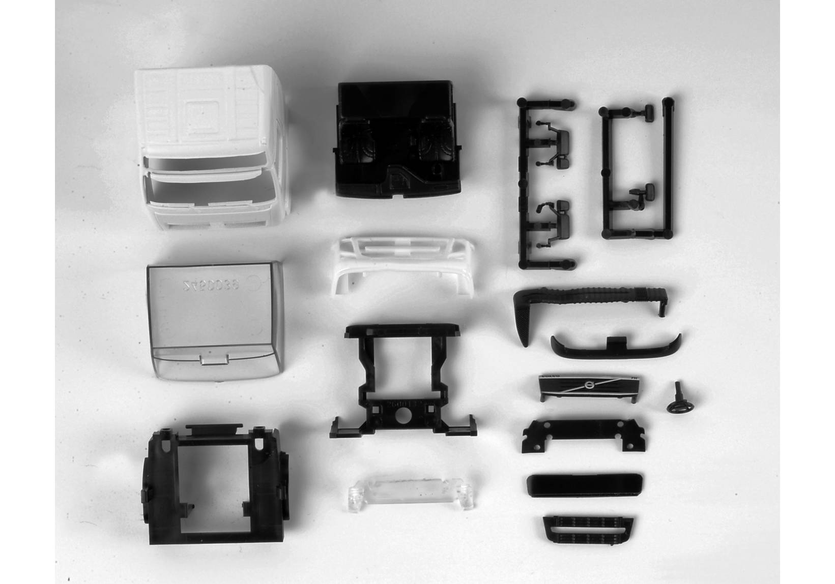 Volvo FH 08 GL without side skirting Content: 2 pcs.