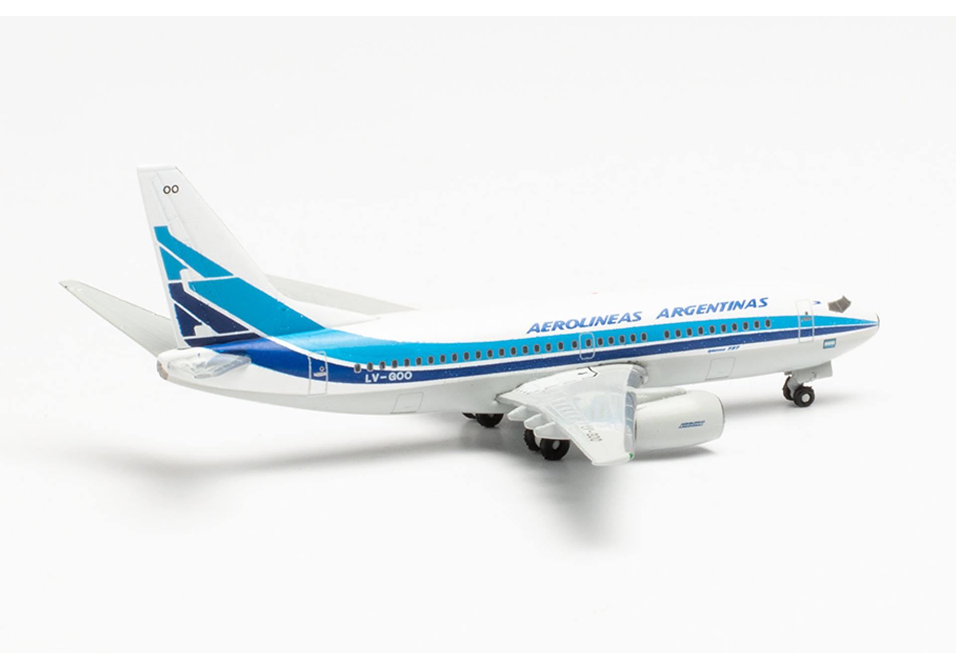 Aerolineas Argentinas Boeing 737-700 - 70th Anniversary Retro livery – LV-GOO