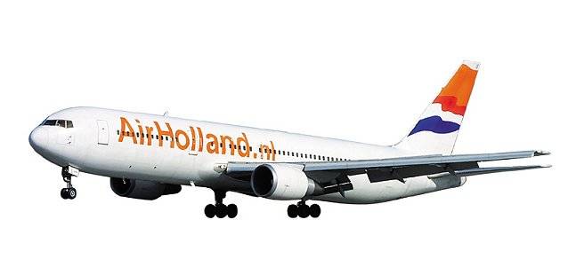 Air Holland Boeing 767-300. This item comes / came in Wooster branded packaging.