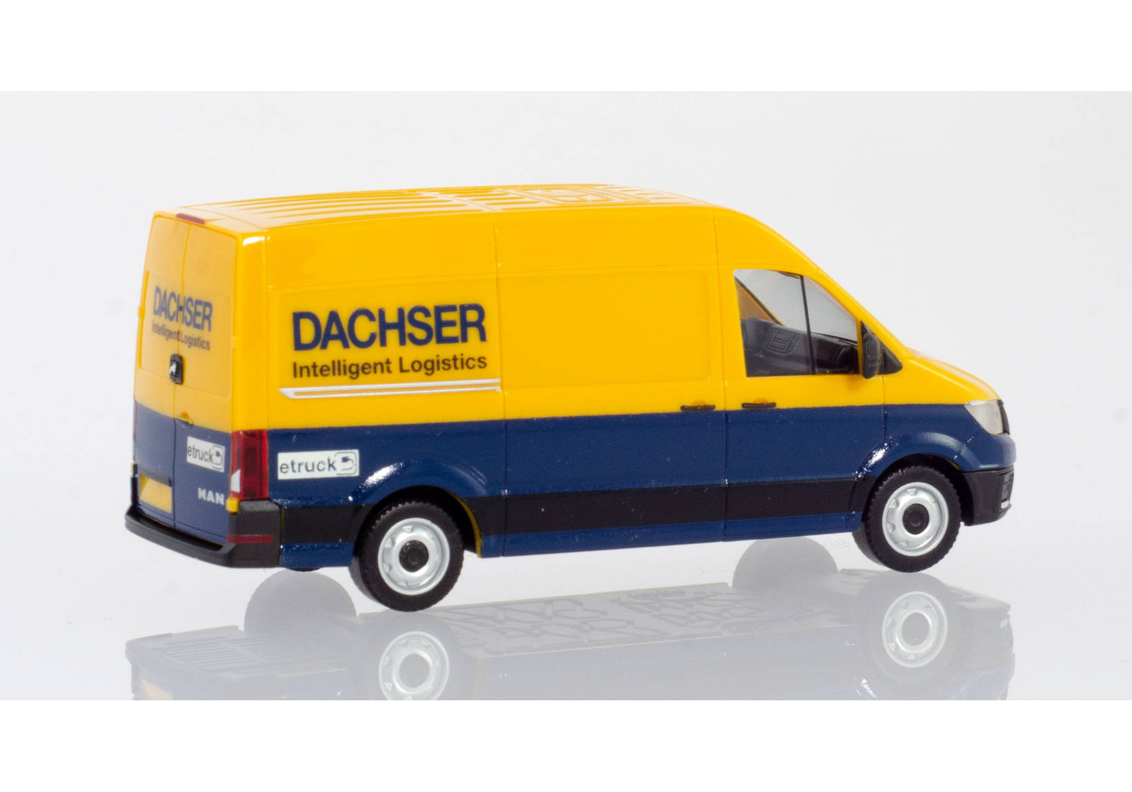 MAN e-TGE box truck "Dachser"