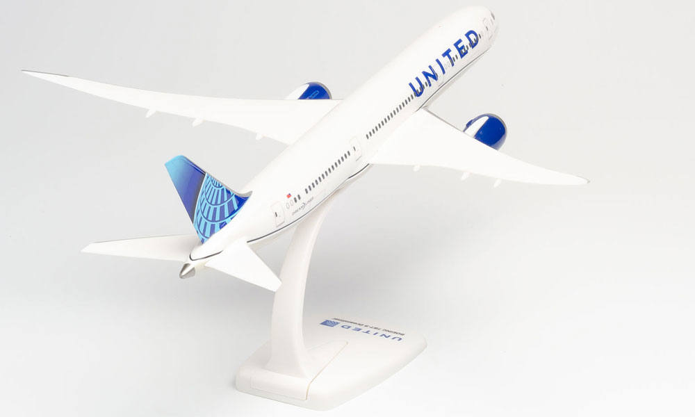 United Airlines Boeing 787-9 Dreamliner - new colors