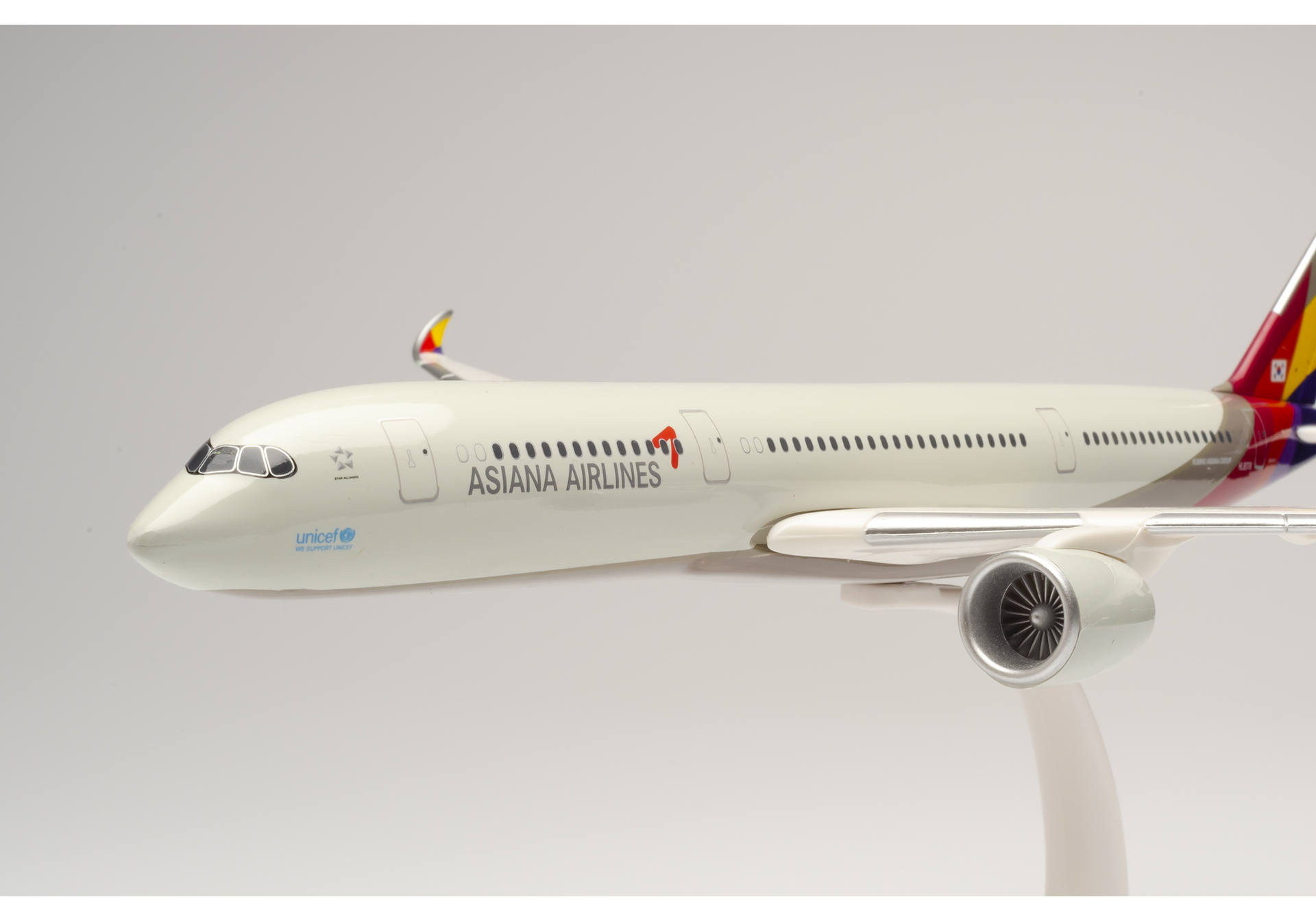 Asiana Airbus A350-900 XWB - HL8078