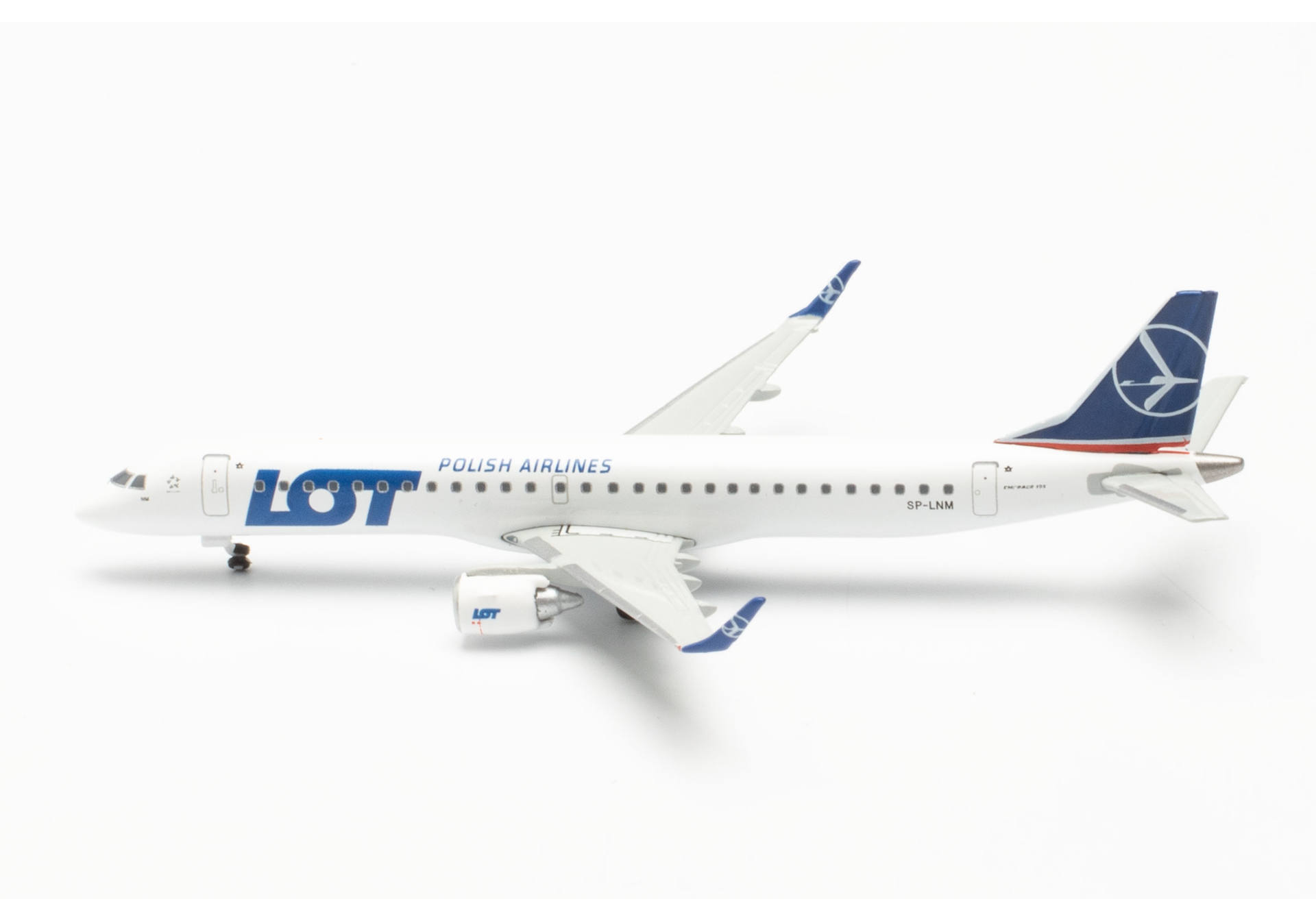 LOT Polish Airlines Embraer E195 - SP-LNM