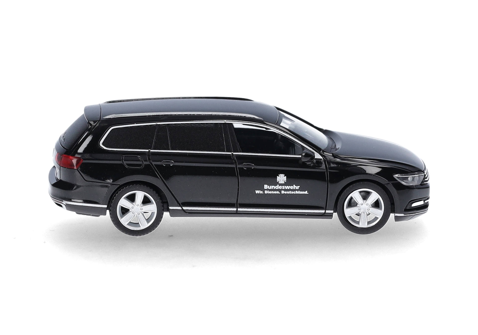 Volkswagen (VW) Passat Variant "Bundeswehr" (German Armed Forces)