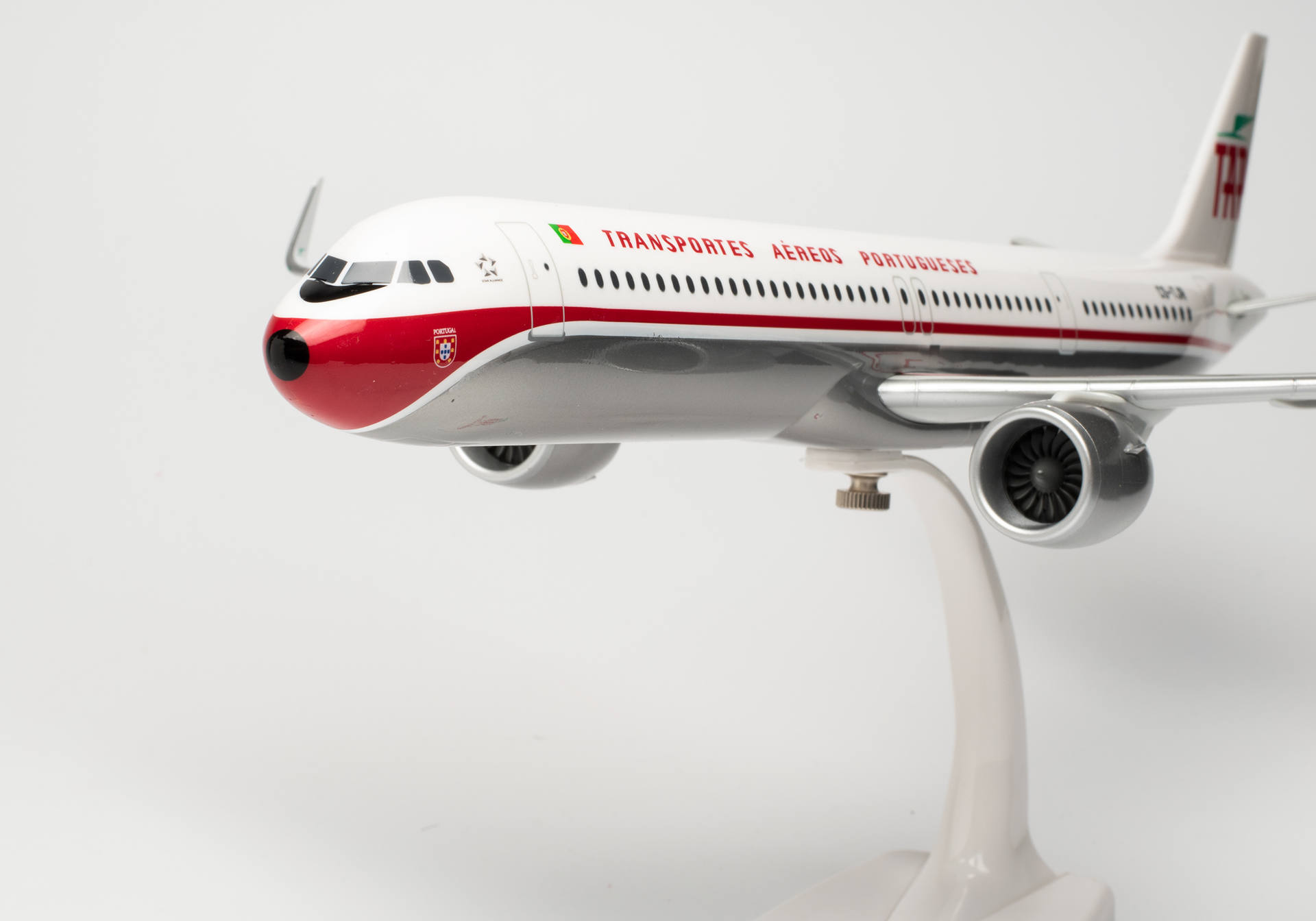 TAP Air Portugal Airbus A321neo - Retro anniversary colors – CS-TJR