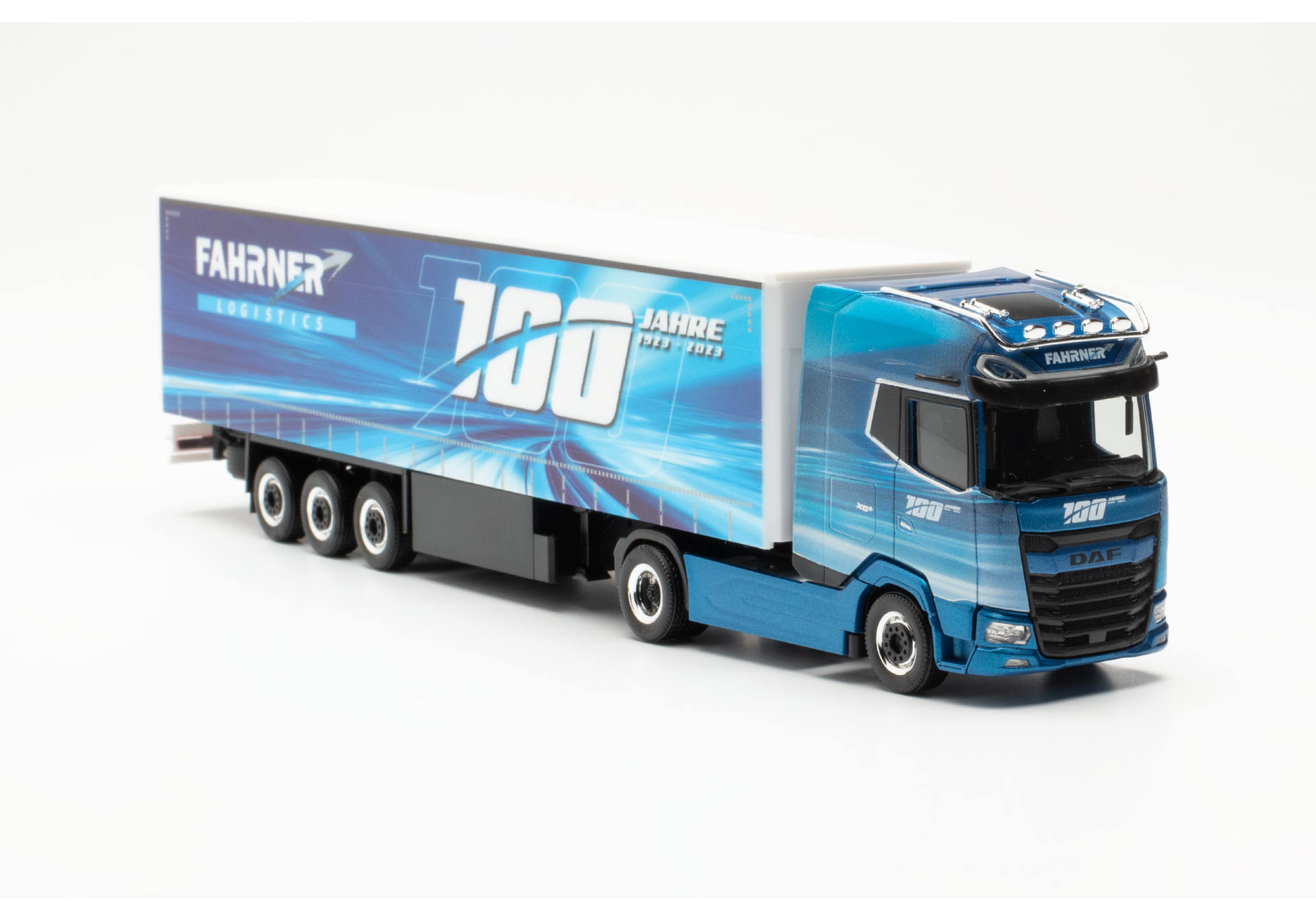 DAF XG+ curtain canvas semitrailer truck „Fahrner Logistik“