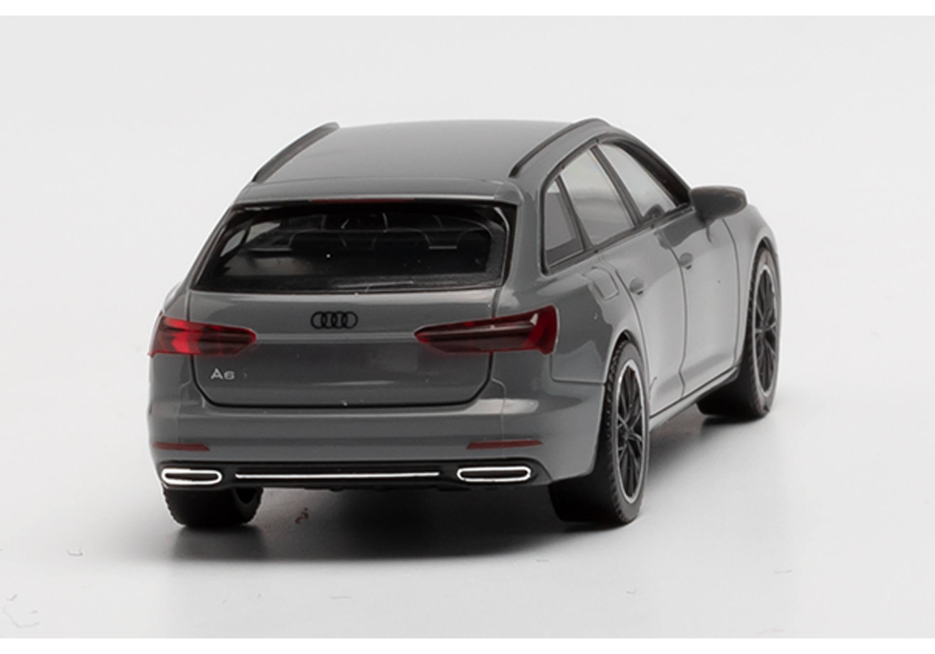 Audi A6 Avant Black Edition, nardograu