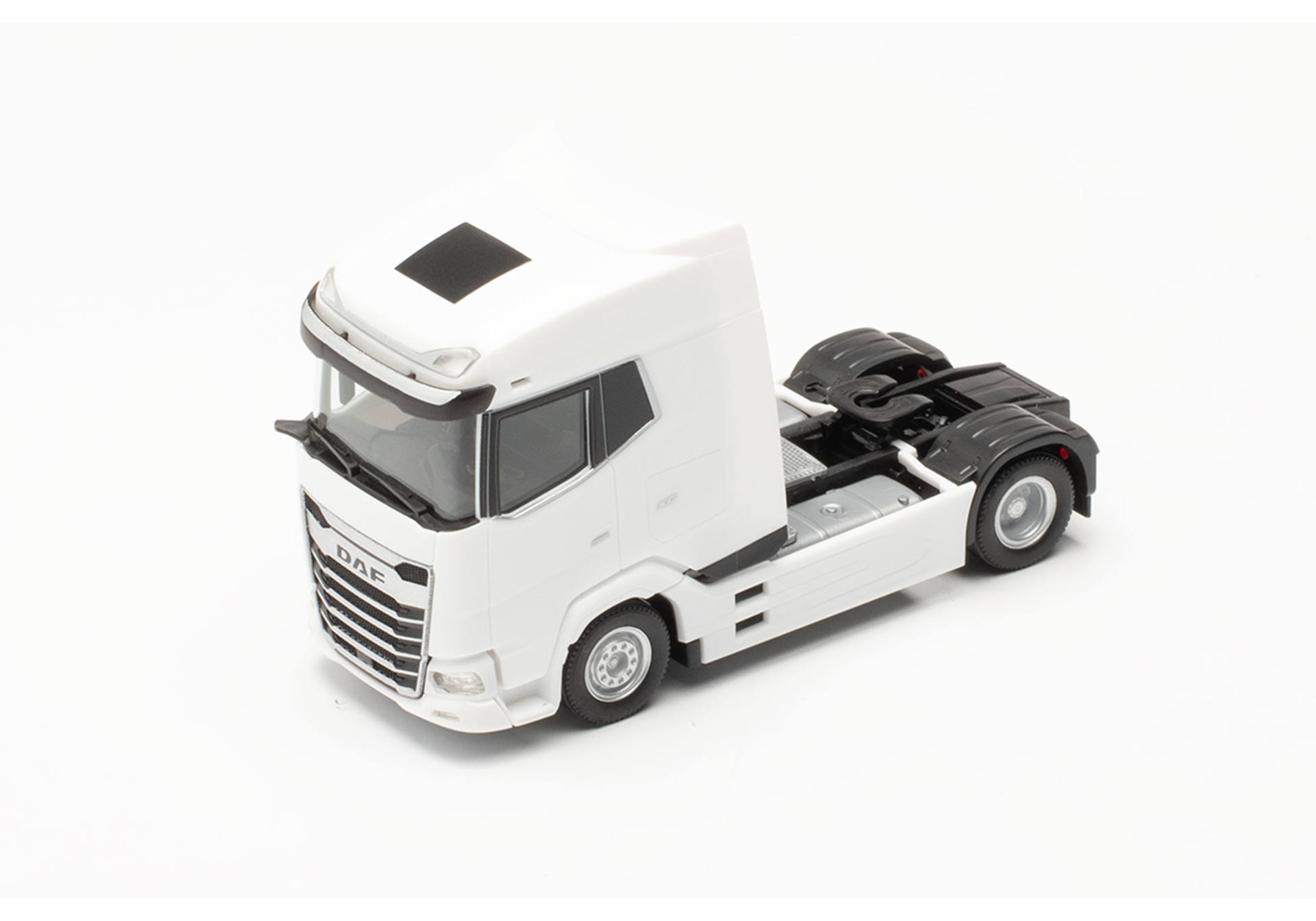 DAF XG tractor, white