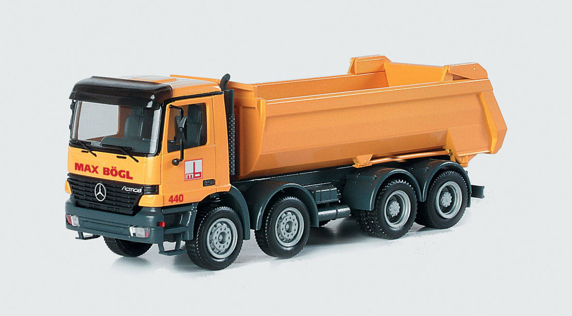 Mercedes-Benz Actros S Rundmulden-LKW "Max Bögl"