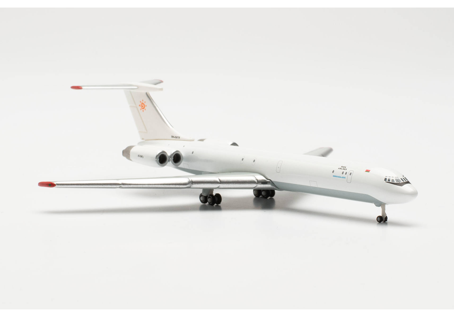 Rada Airlines Ilyushin IL-62MF – EW-450TR
