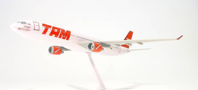 TAM Airbus A330-300. This item comes / came in Wooster branded packaging.