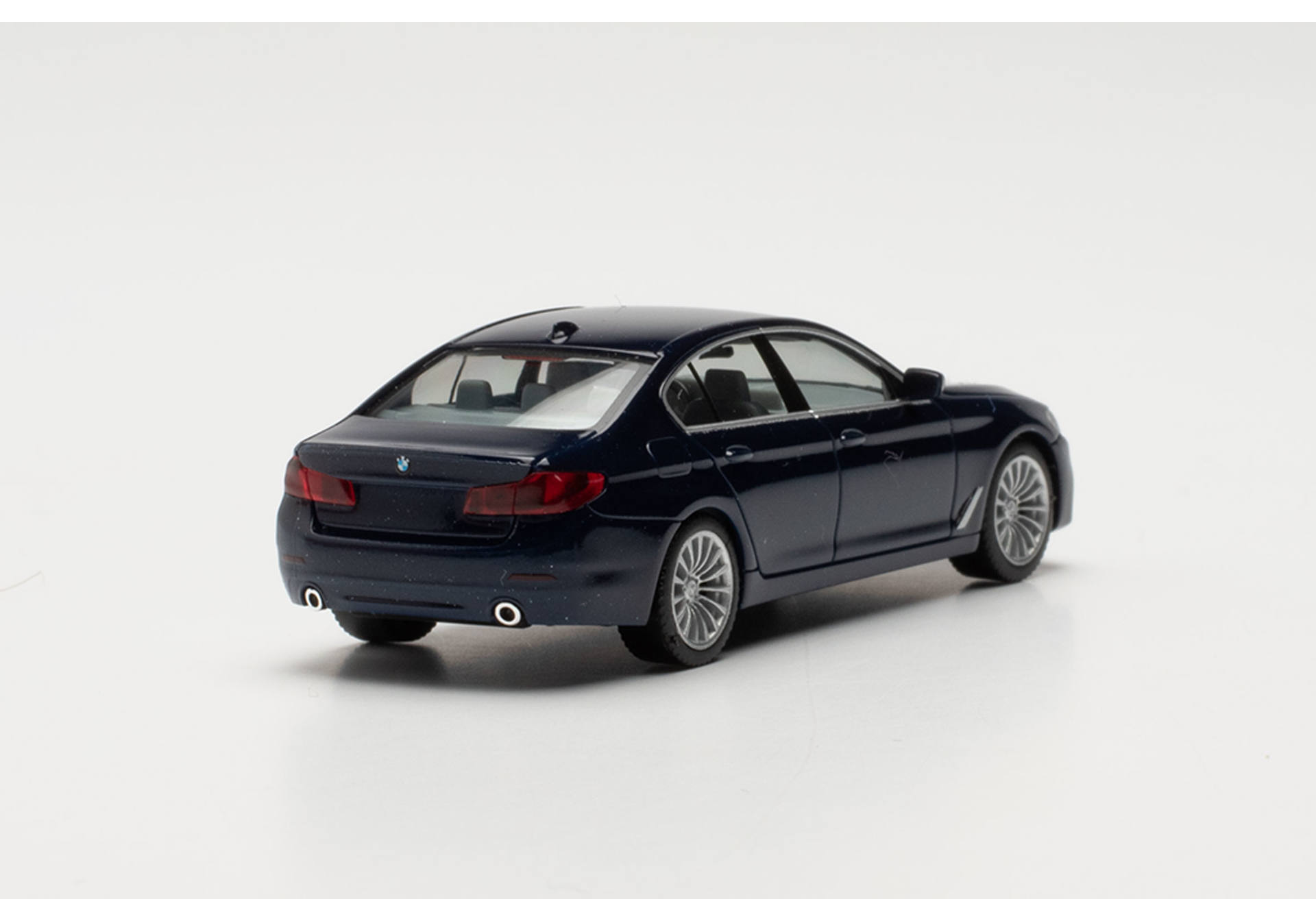 BMW 5er Limousine, tansanitblau metallic