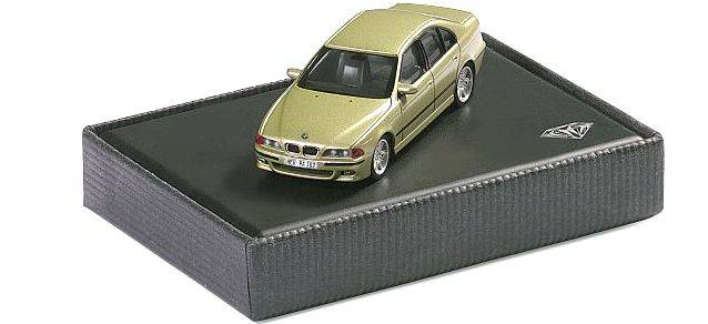 BMW M 5 +++Brillant Serie 1:87+++
