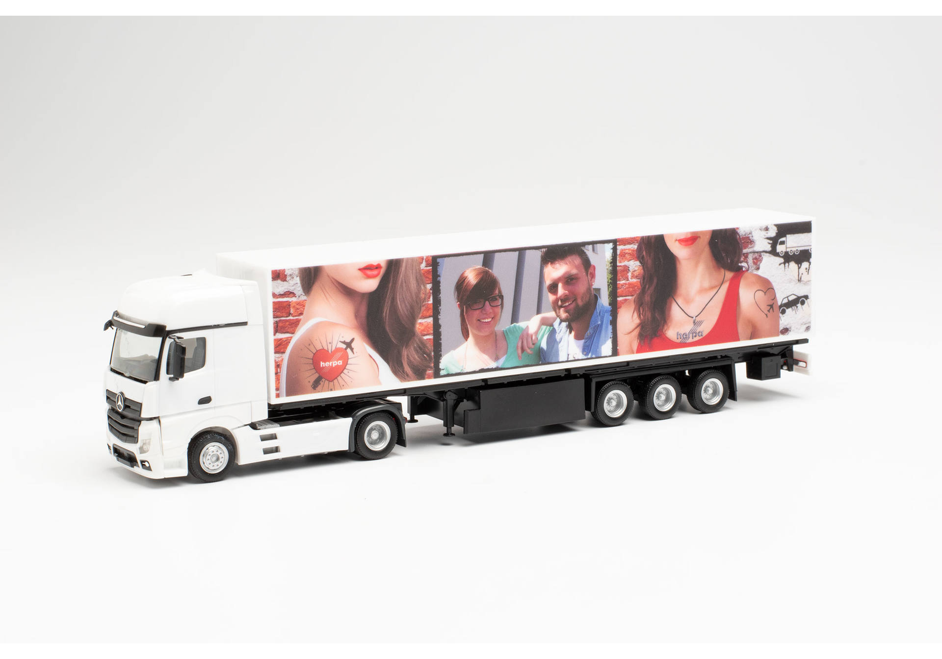 Mercedes-Benz Actros "Individual“ with own photo