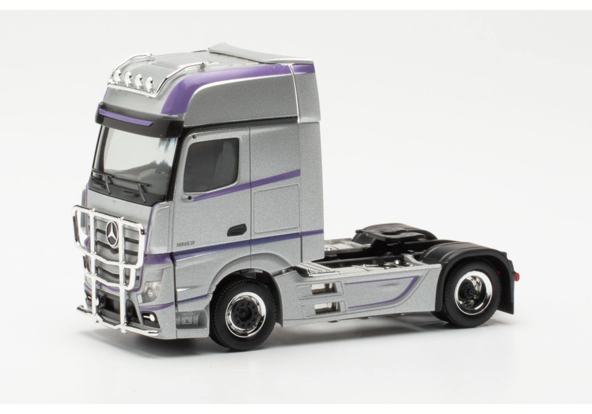 Mercedes-Benz Actros Gigaspace rigid tractor 2axles, silber (Streifen lila)