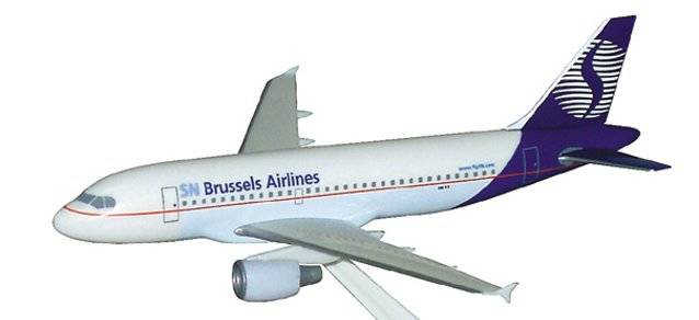 SN Brussels Airlines Airbus A319. This item comes / came in Wooster branded packaging.