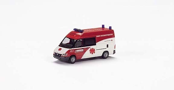 Mercedes-Benz sprinter facelift halfbus