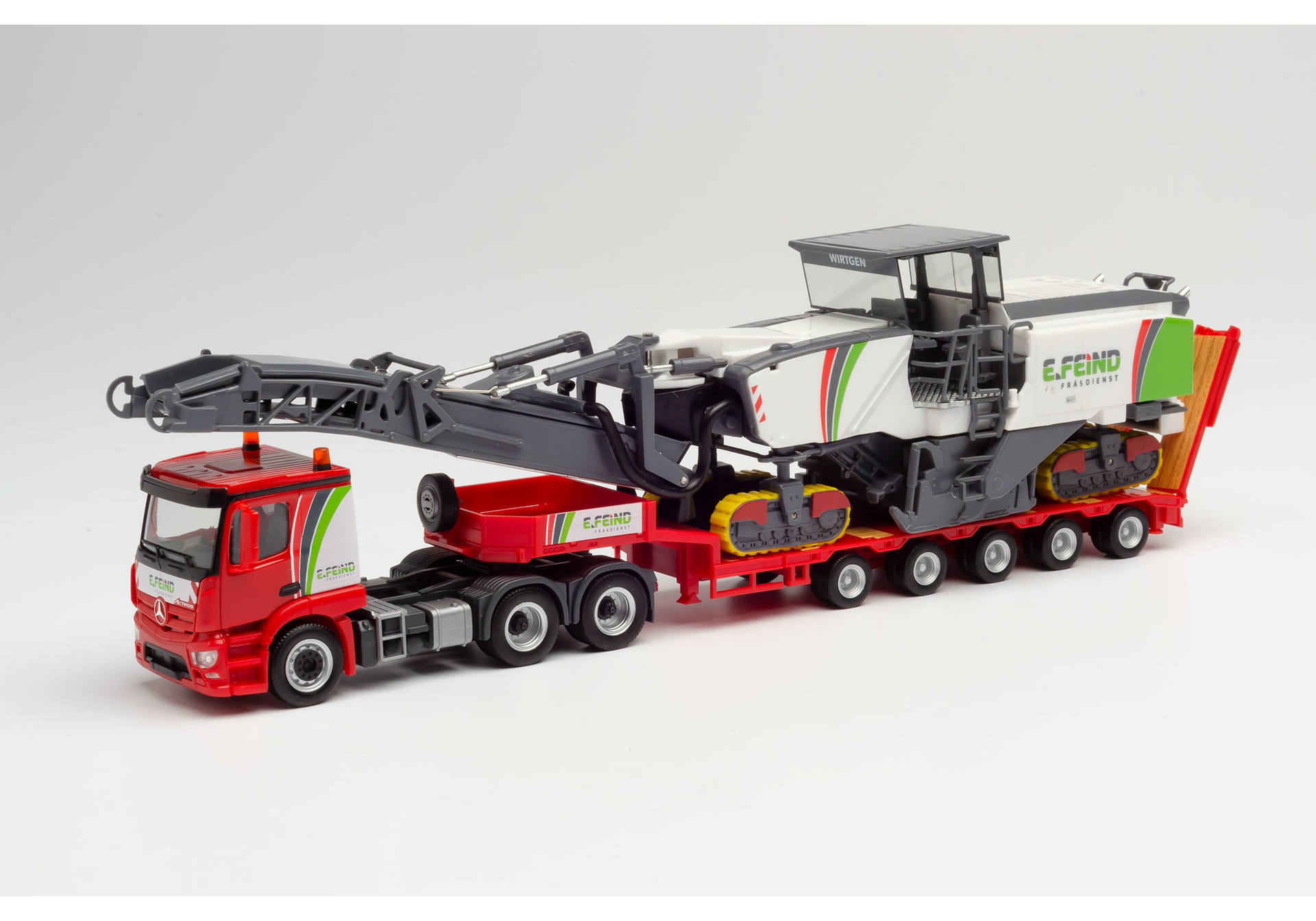 Mercedes-Benz Actros low boy semitrailer with Wirtgen 250i "Enrico Feind Frästechnik"