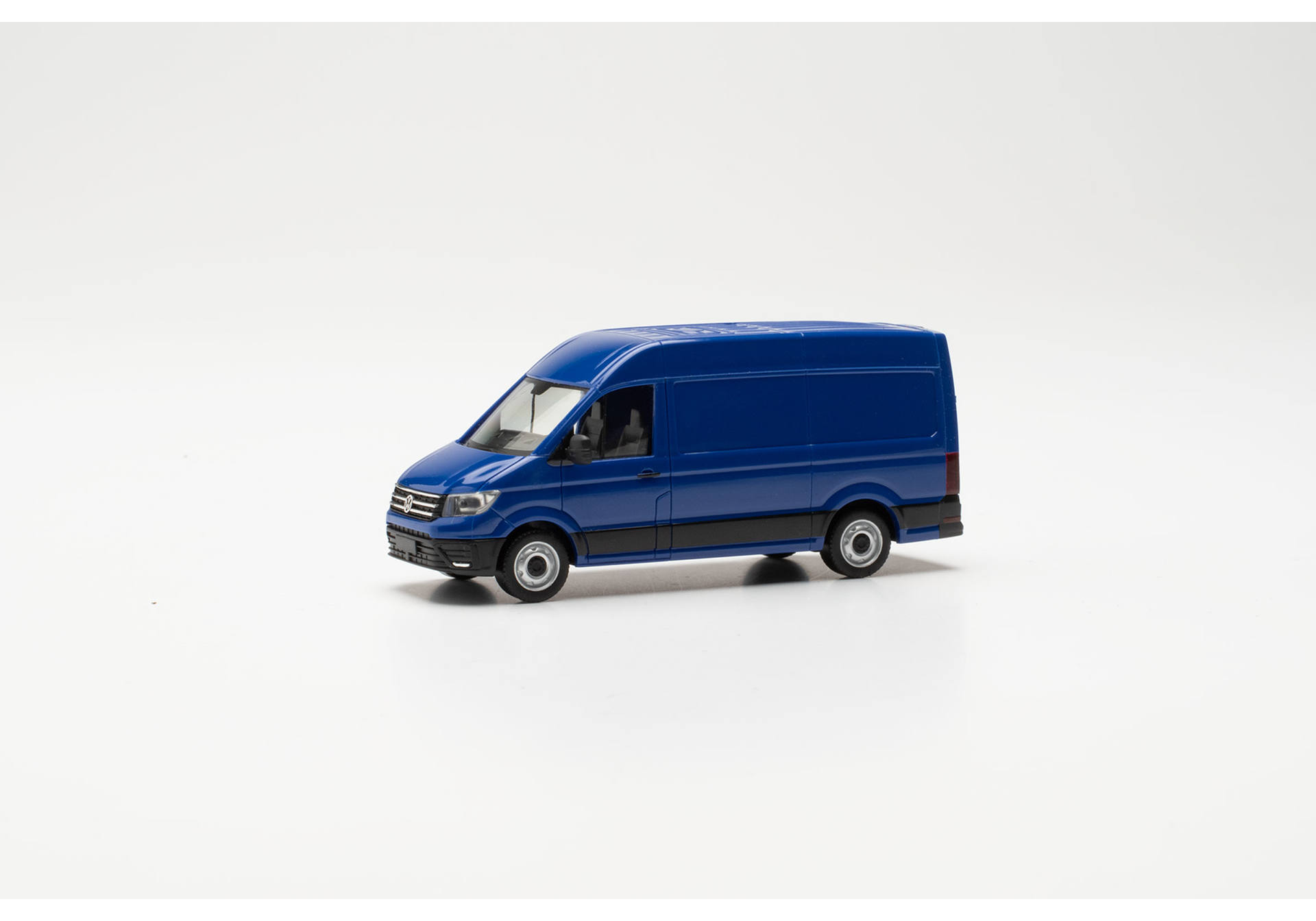 Volkswagen (VW) Crafter box high roof, ultramarine blue