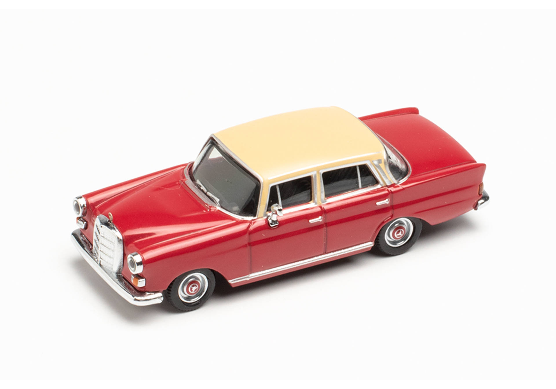 Mercedes-Benz 200 Heckflosse, rot/creme