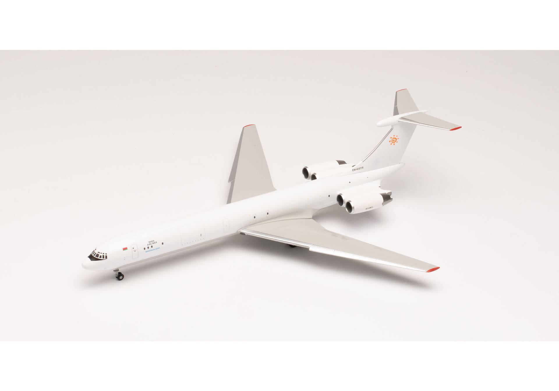 Rada Airlines Ilyushin IL-62MF – EW-450TR